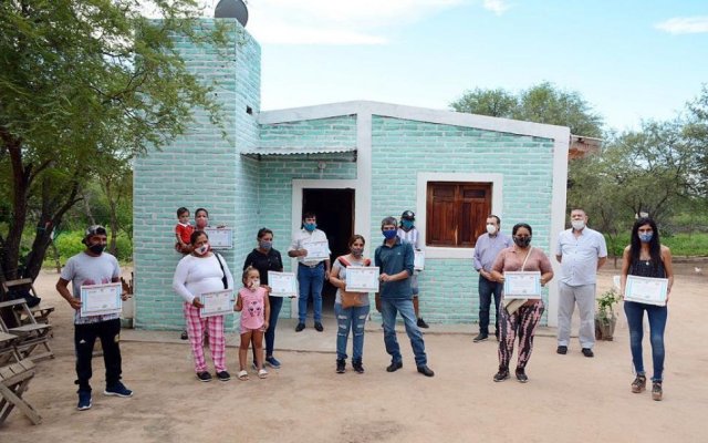 Lescano: Entregaron viviendas sociales en la localidad