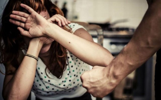 Barrio Urquiza: Por celos, golpea y muerde a su novia para que "sepan que tiene dueño"