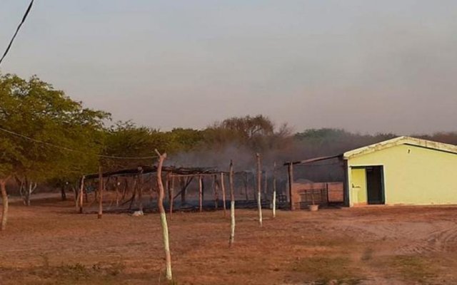 Barrio Los Fierros: Incendio consumió un galpón en Las Termas de Río Hondo