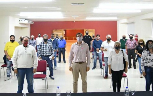 Entregan subsidios a distintos clubes deportivos de Las Termas de Río Hondo
