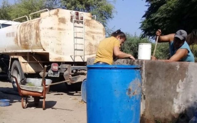 Distribución de agua en Acos y Pozo del Arbolito  