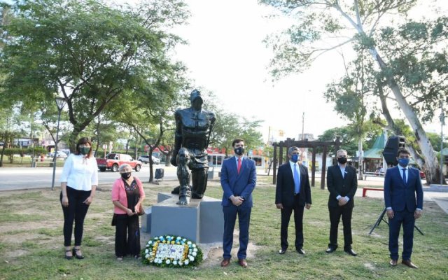 El intendente Jorge Mukdise encabezó el acto por el Día de la Memoria