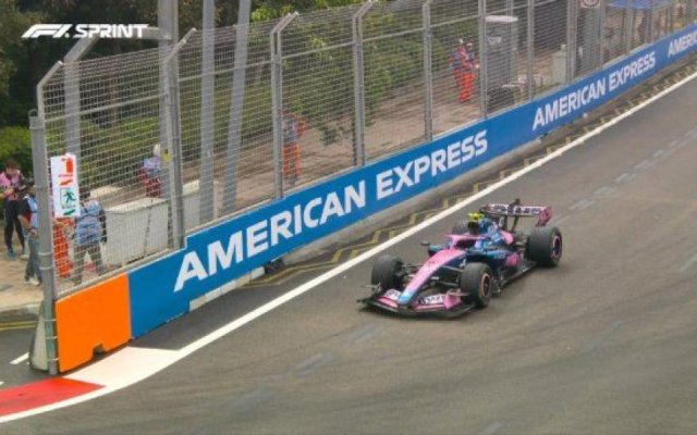 Franco Colapinto se retira de la Sprint en el GP de Singapur por falla técnica