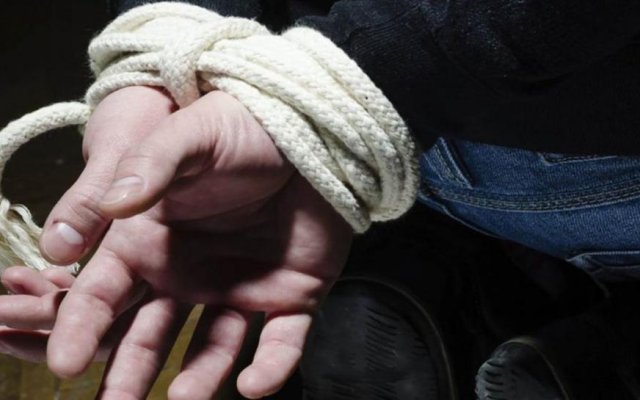 Cejas de los Juárez: Maniataron a un hombre que estaba con sus 3 nietos y le robaron 300 mil pesos