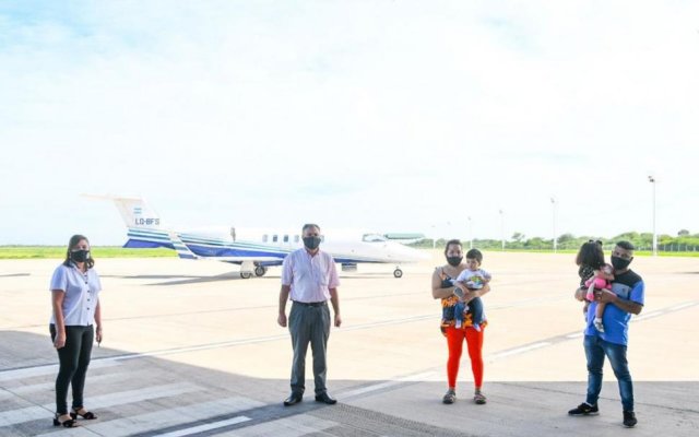 Isabella viajó a Córdoba en avión sanitario para ser sometida a estudios de rutina e interconsultas